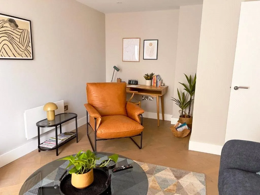 Flat 6, Lambert House, 108 Station Parade, Harrogate, North Yorkshire, HG1 1ER, photo 3