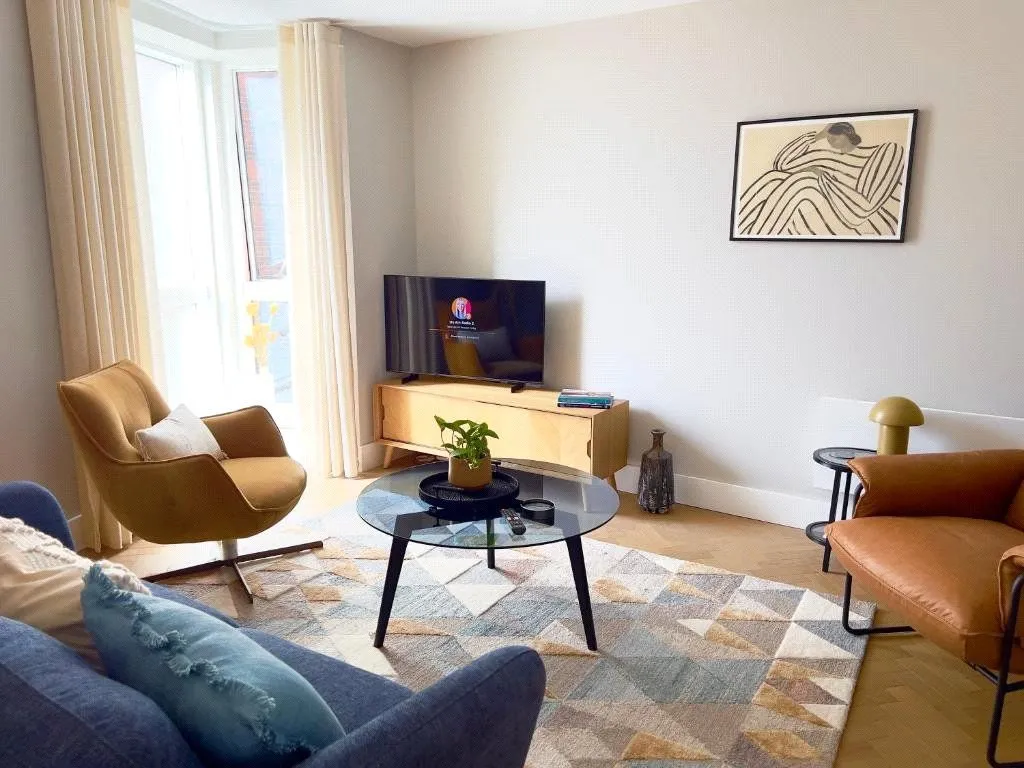 Flat 6, Lambert House, 108 Station Parade, Harrogate, North Yorkshire, HG1 1ER, photo 2