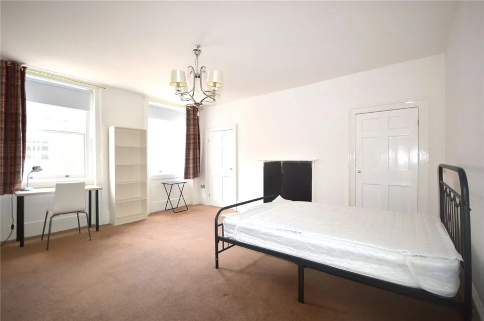 property to rent, High Street, Rochester, ME1