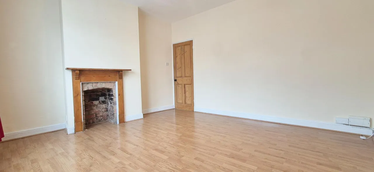 Clarendon Park Road, Clarendon Park, Leicester, LE2, photo 2