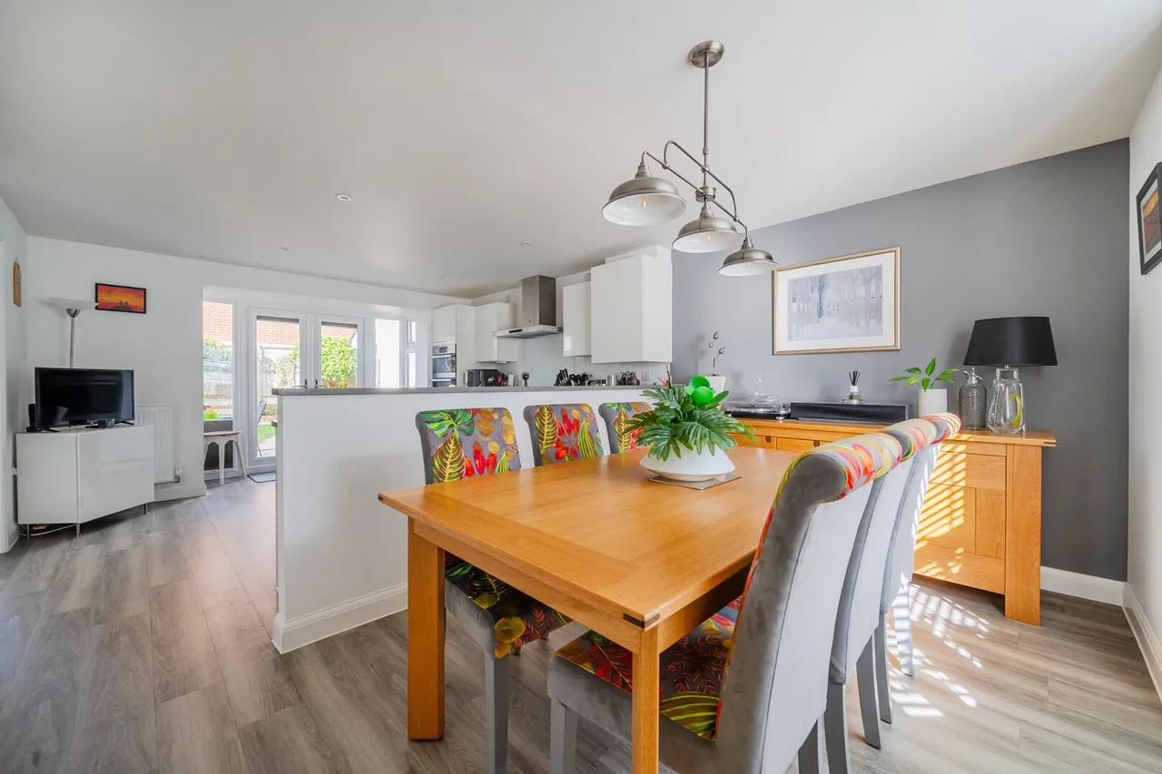 Erghum Lane, Devizes, SN10, photo 5