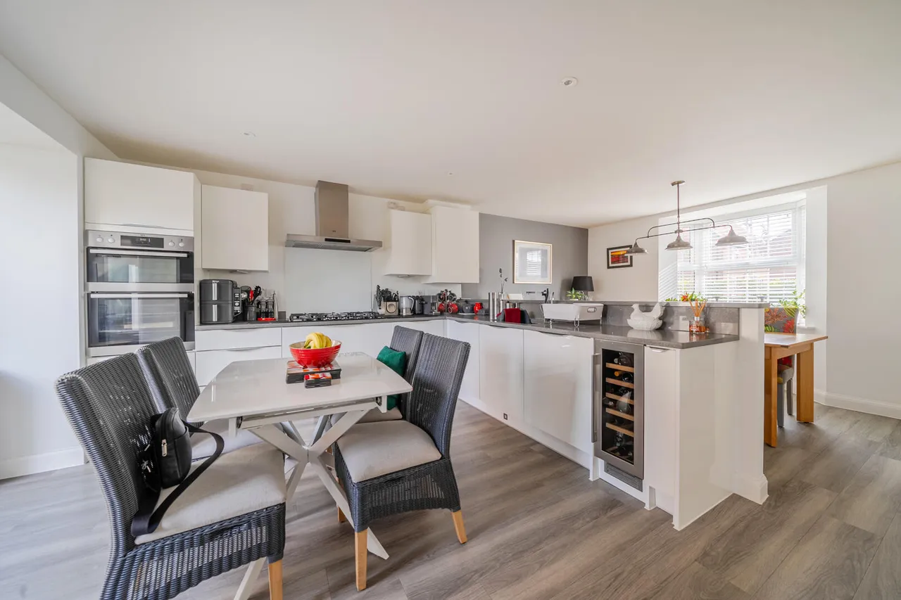 Erghum Lane, Devizes, SN10, photo 3