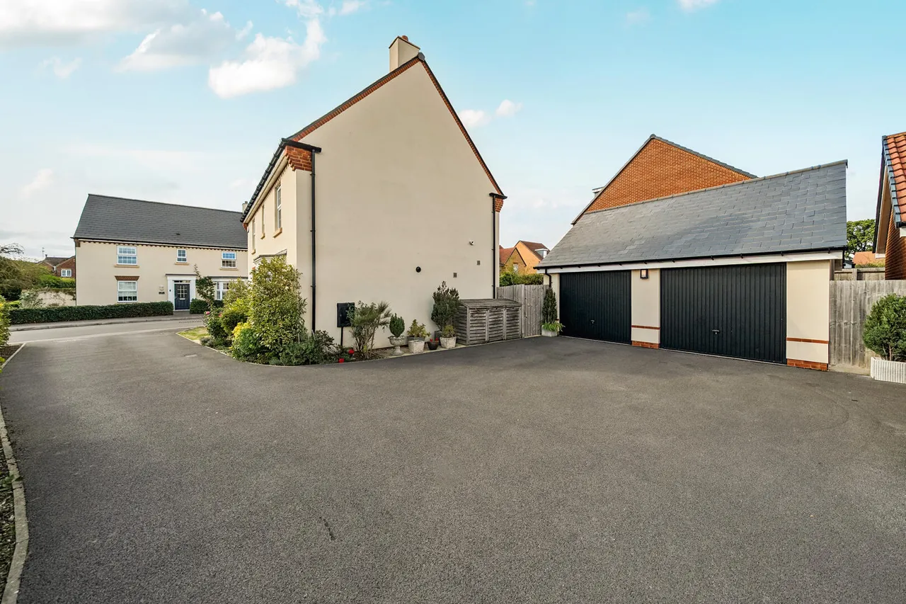 Erghum Lane, Devizes, SN10, photo 10