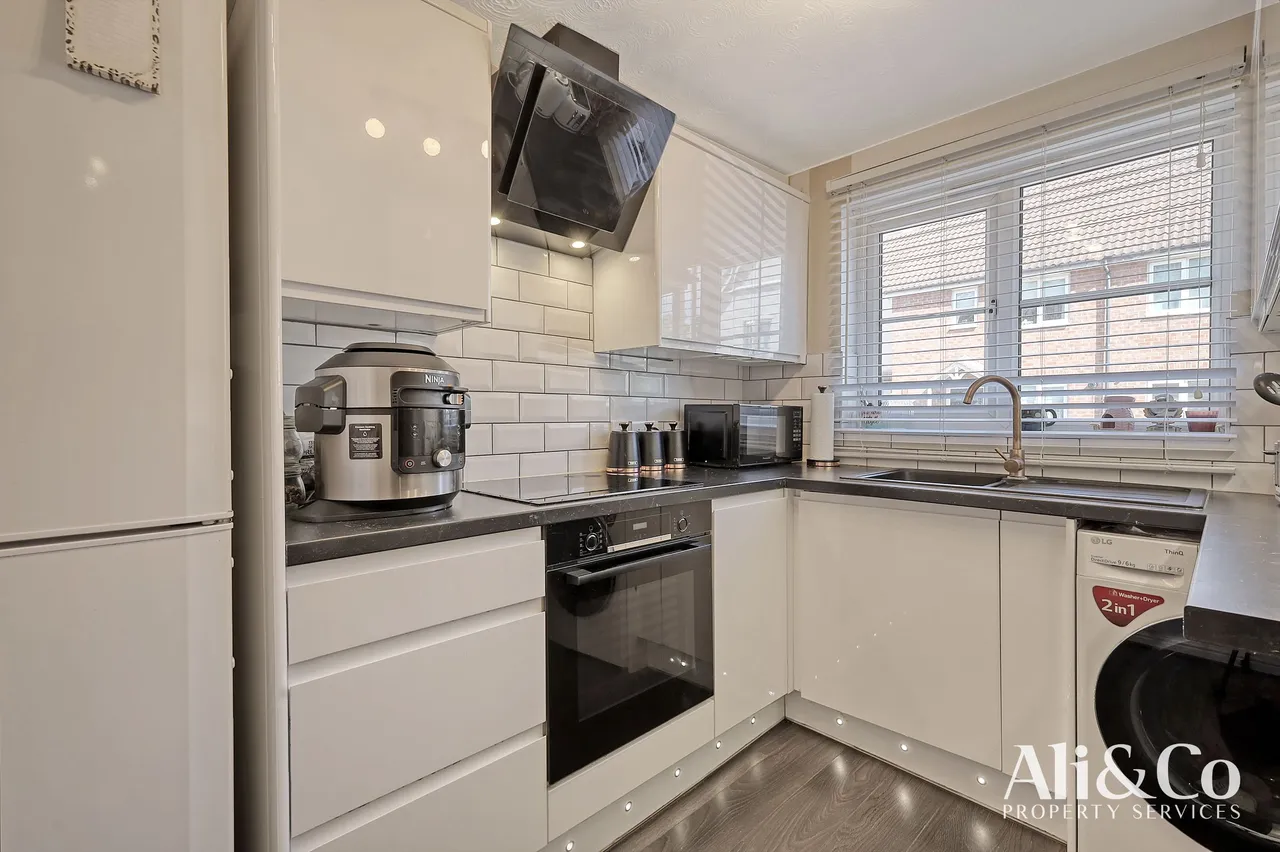 Grenville Road, Chafford Hundred, Essex, RM16 6BG, photo 4