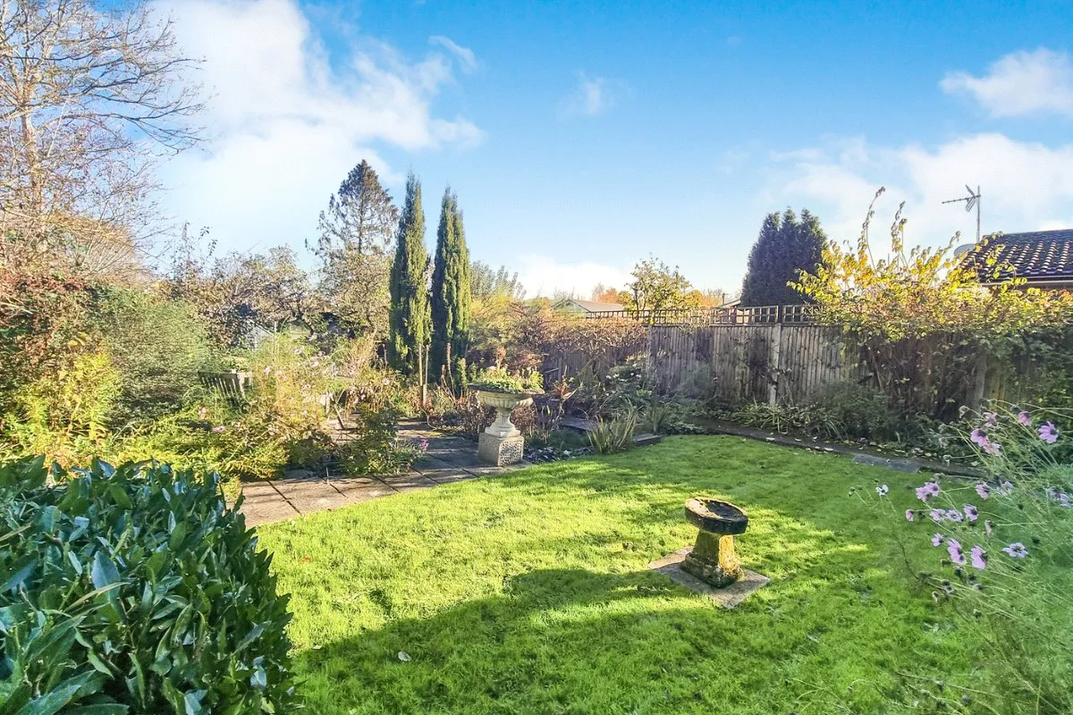 Westwood Lane, Normandy, Guildford, Surrey, GU3 2ES, photo 2