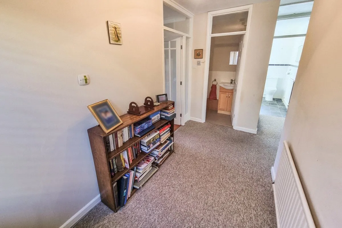 Westwood Lane, Normandy, Guildford, Surrey, GU3 2ES, photo 15