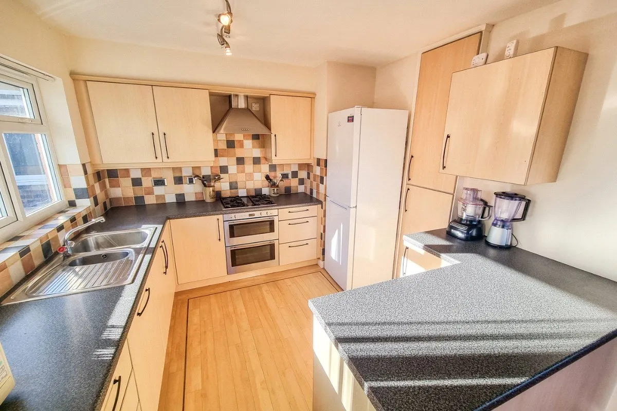 Westwood Lane, Normandy, Guildford, Surrey, GU3 2ES, photo 4
