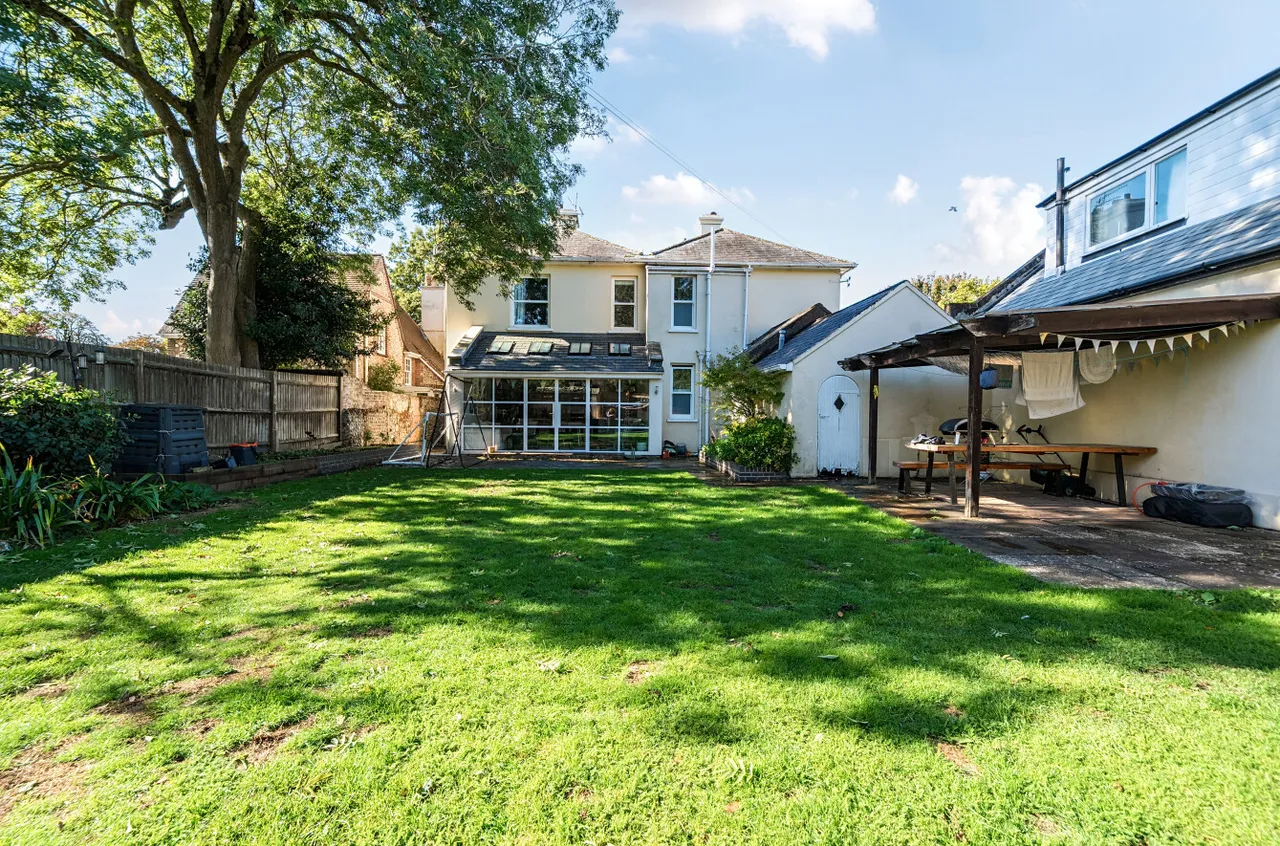 South Street, Tarring Village, BN14, photo 14