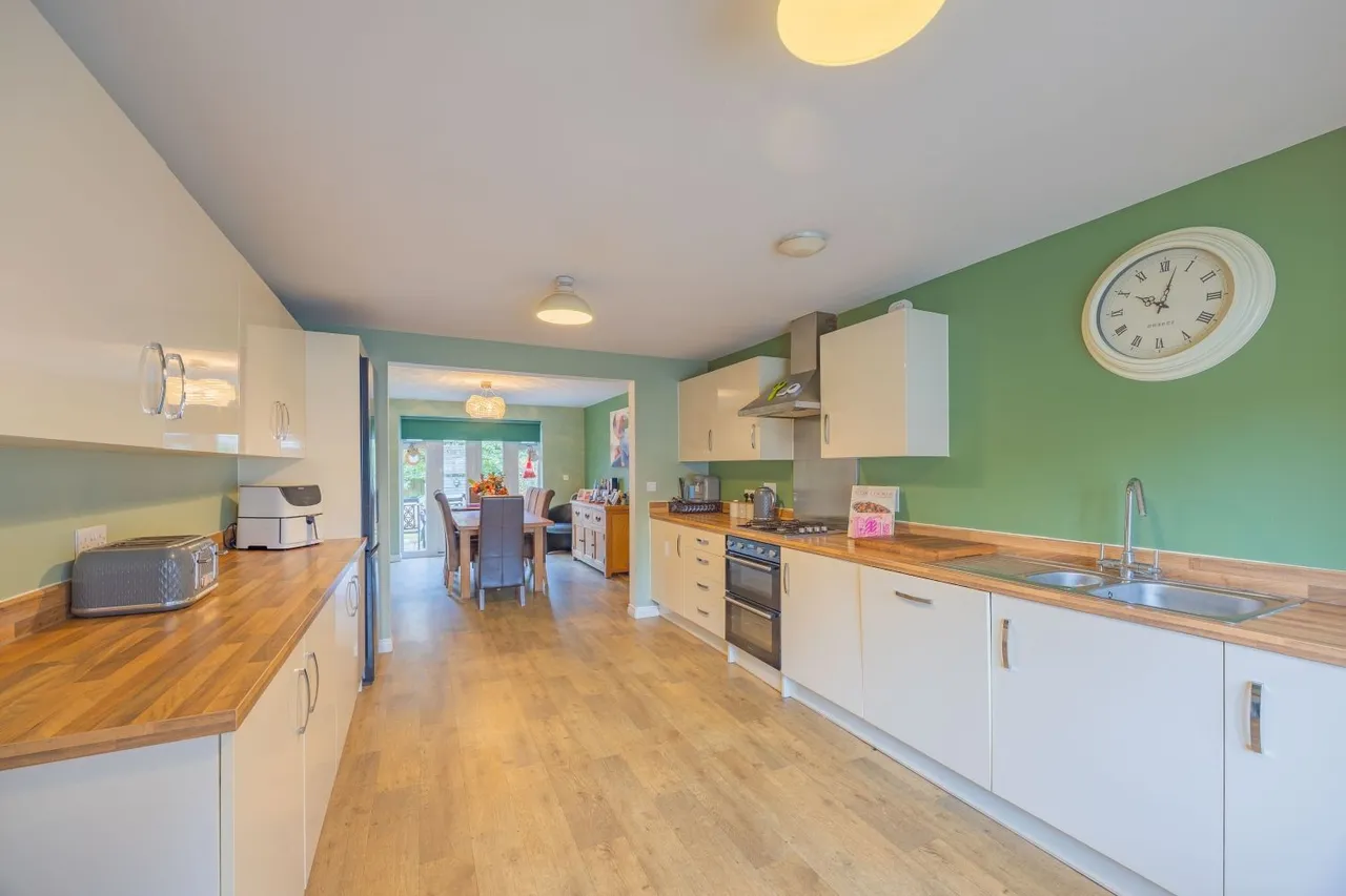 Dragon Rise, Norton Fitzwarren, TA2, photo 13