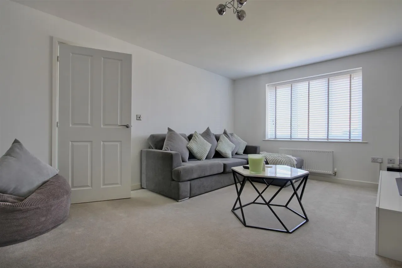 Harthill Avenue, Leconfield, Beverley, photo 6