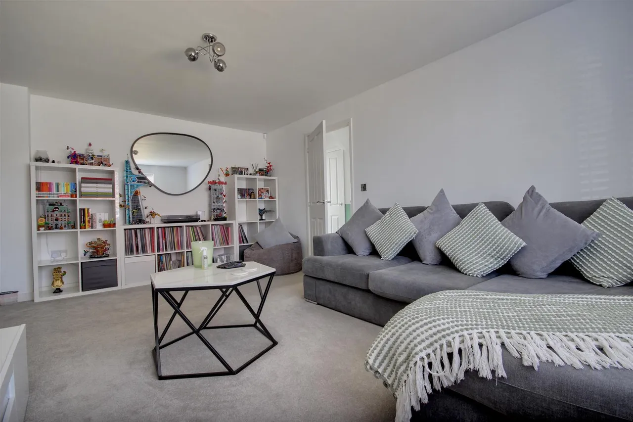 Harthill Avenue, Leconfield, Beverley, photo 5