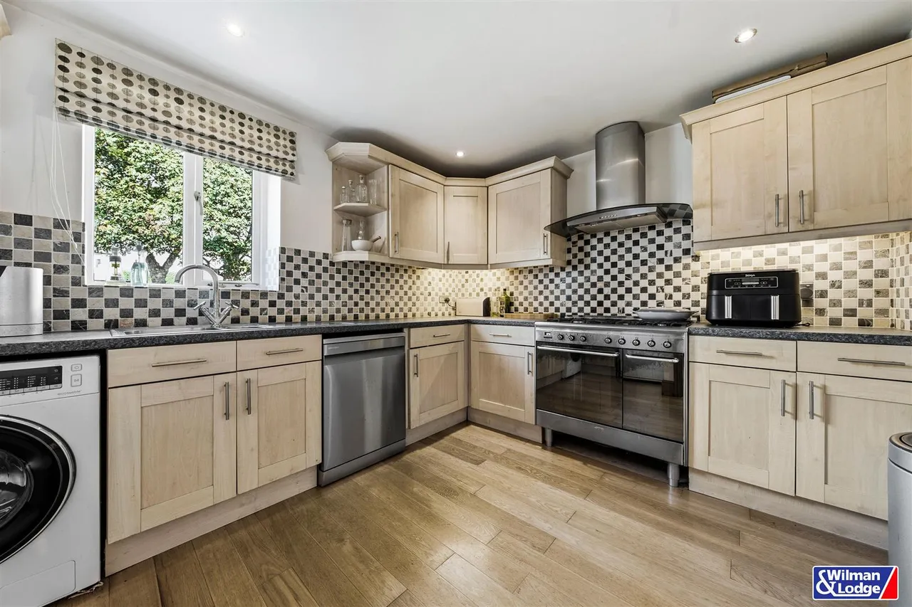 Hainsworth Road, Silsden, BD20, photo 8