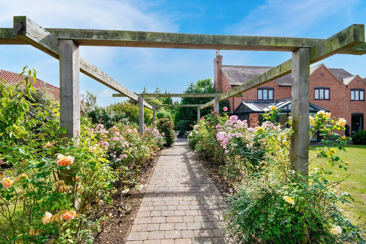 Hall Close, East Markham, NG22, photo 11