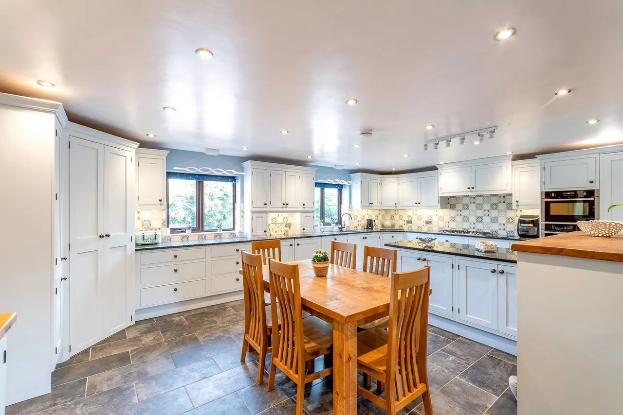 Hall Close, East Markham, NG22, photo 6