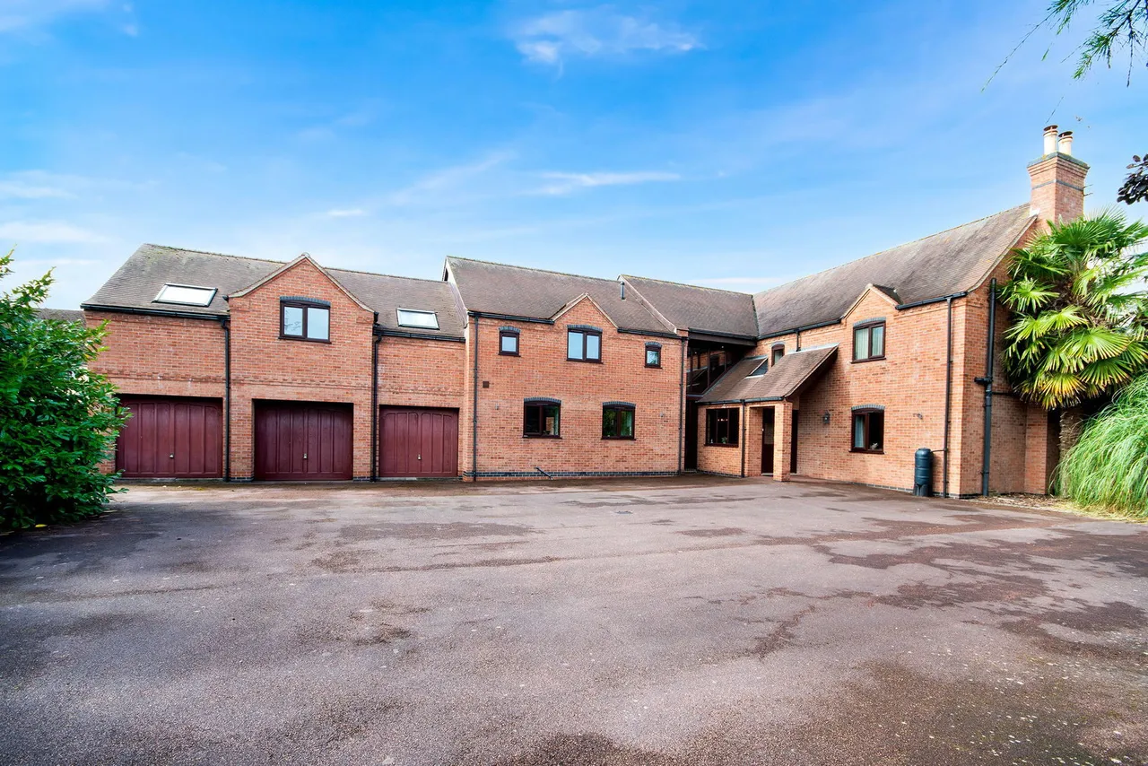 Hall Close, East Markham, NG22, photo 37