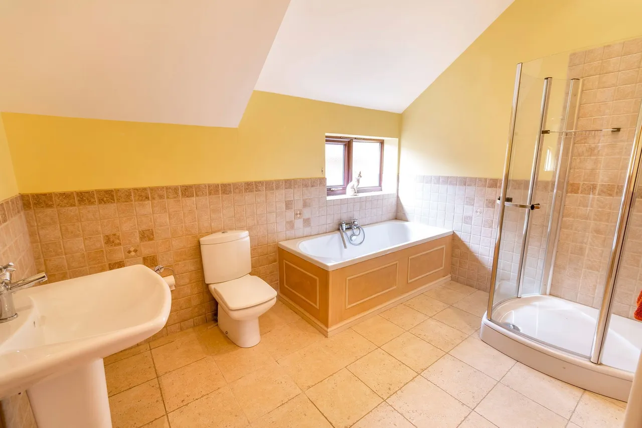 Hall Close, East Markham, NG22, photo 29