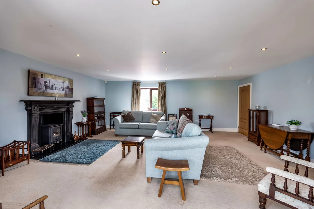 Hall Close, East Markham, NG22, photo 14