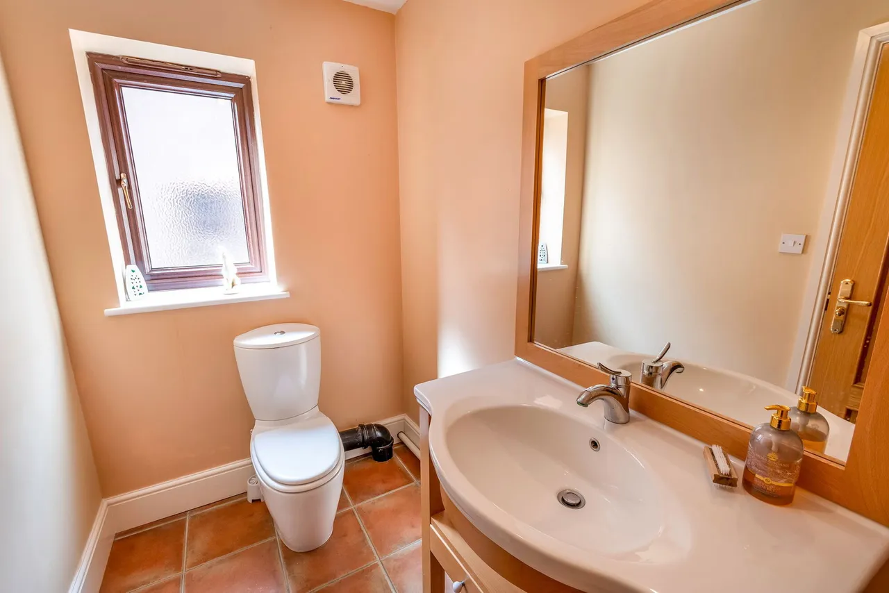 Hall Close, East Markham, NG22, photo 18