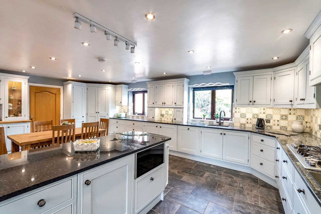 Hall Close, East Markham, NG22, photo 4