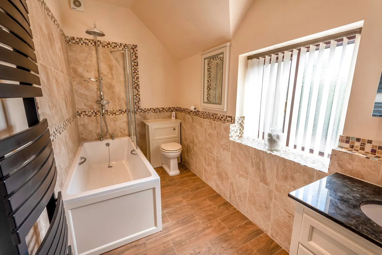 Hall Close, East Markham, NG22, photo 21