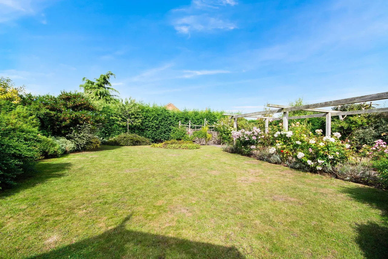 Hall Close, East Markham, NG22, photo 32