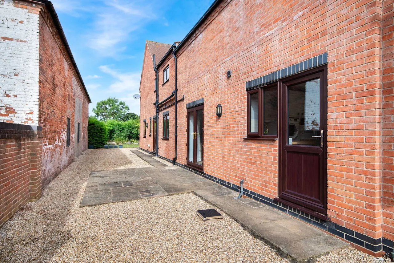 Hall Close, East Markham, NG22, photo 35