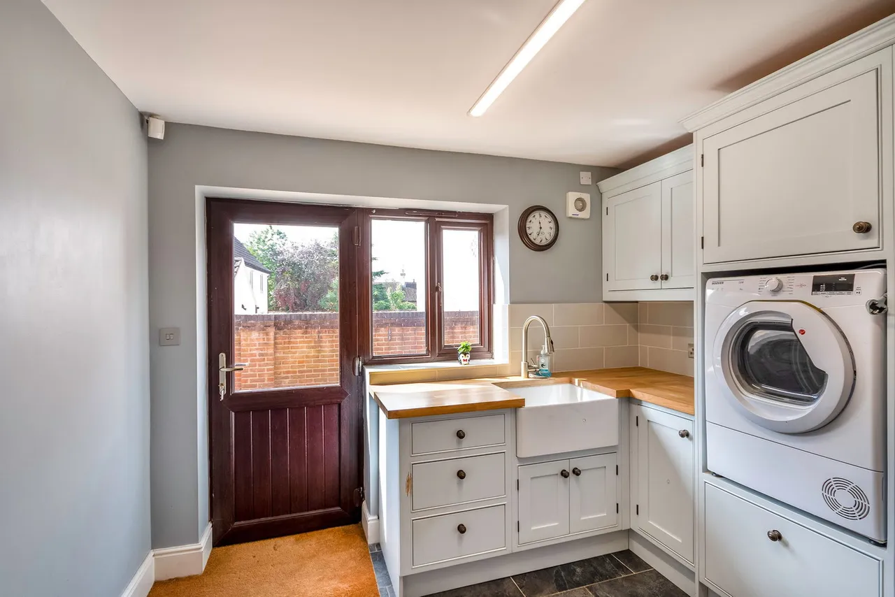 Hall Close, East Markham, NG22, photo 17