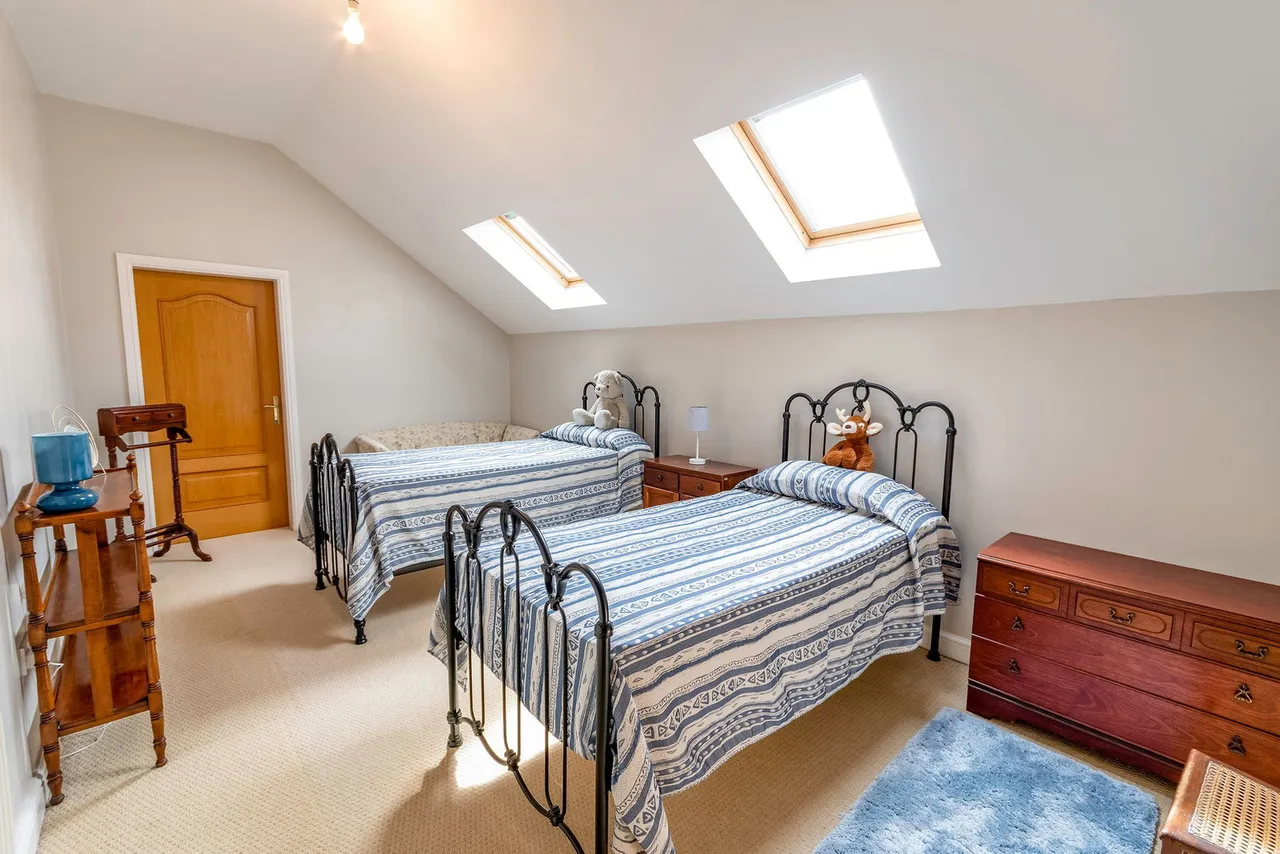 Hall Close, East Markham, NG22, photo 28