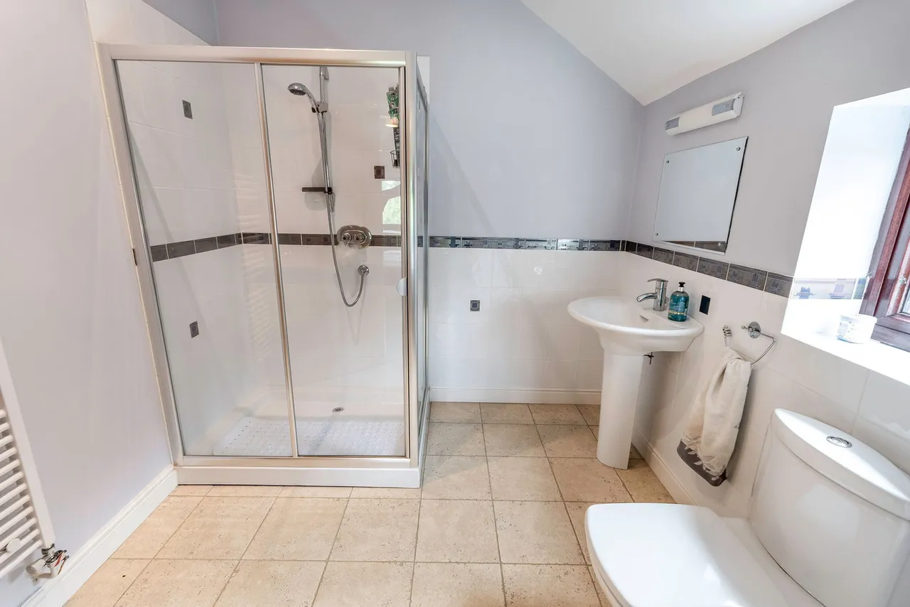 Hall Close, East Markham, NG22, photo 24