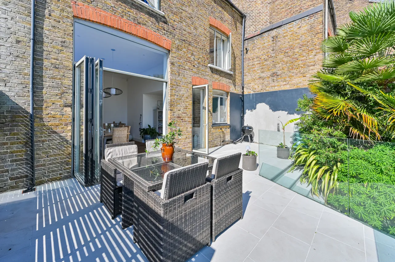 18 Dunoon Road, London, photo 4