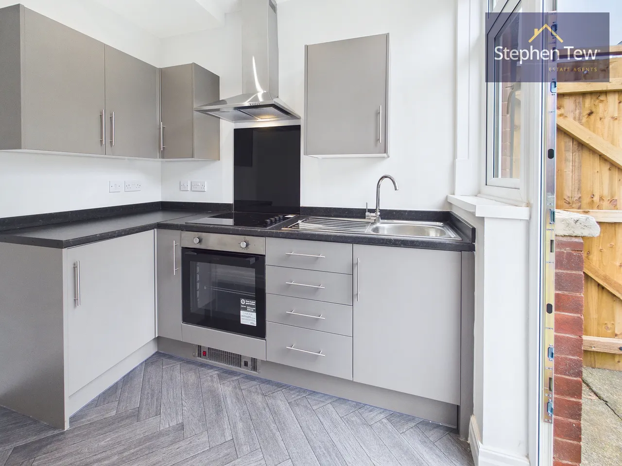 Birchway Avenue, Blackpool, FY3, photo 3