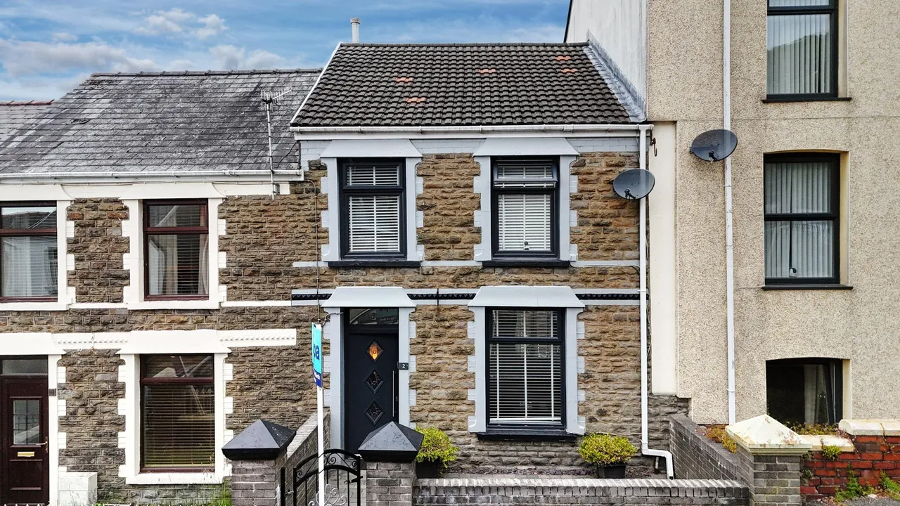 3 bed house for sale, James Street, Tredegar, NP22