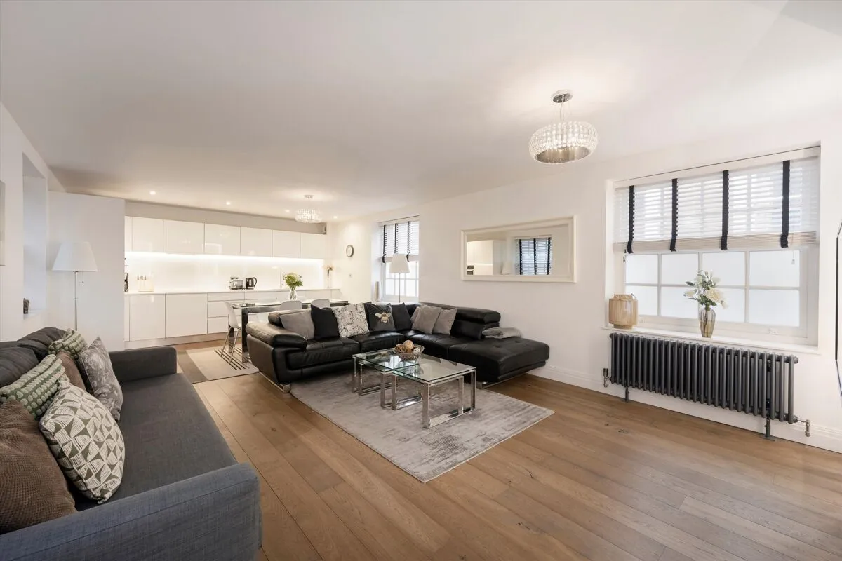 2 bed flat for sale, Exchange Court, London, WC2R