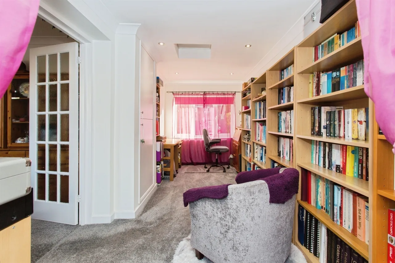 Flint Close, Brampton, PE28, photo 8