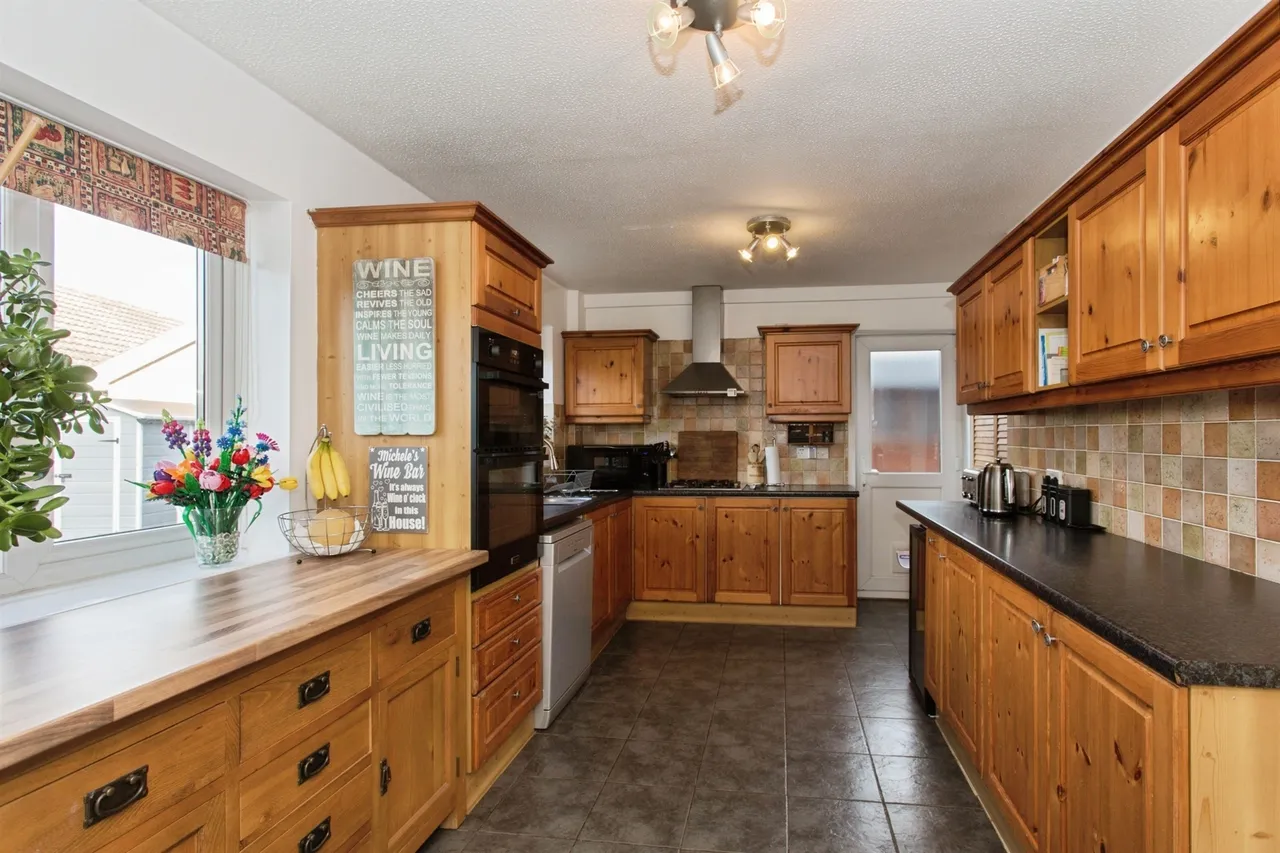 Flint Close, Brampton, PE28, photo 5