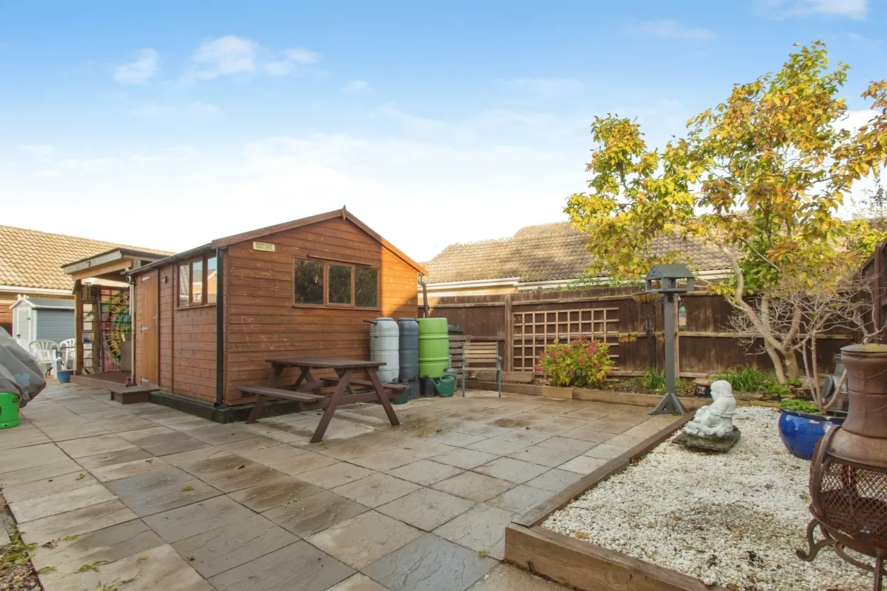 Flint Close, Brampton, PE28, photo 3