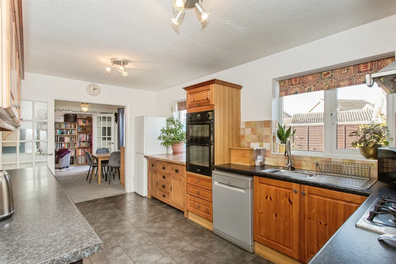Flint Close, Brampton, PE28, photo 6