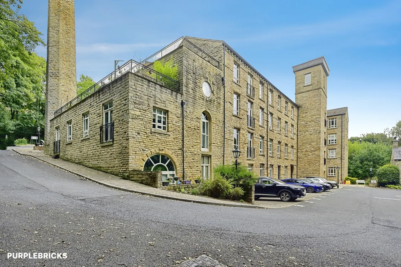2 bed flat for sale, Brook Lane, Huddersfield, HD7