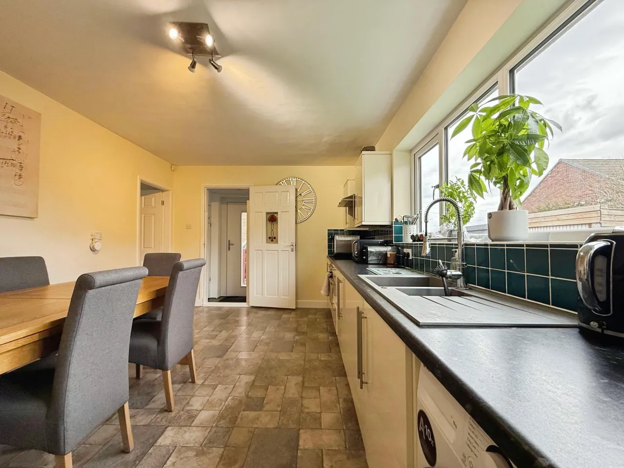 St. Annes Drive, Monk Bretton, S71, photo 8