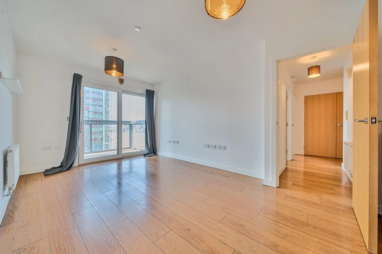 2 bed flat for sale — Barge Walk, SE10