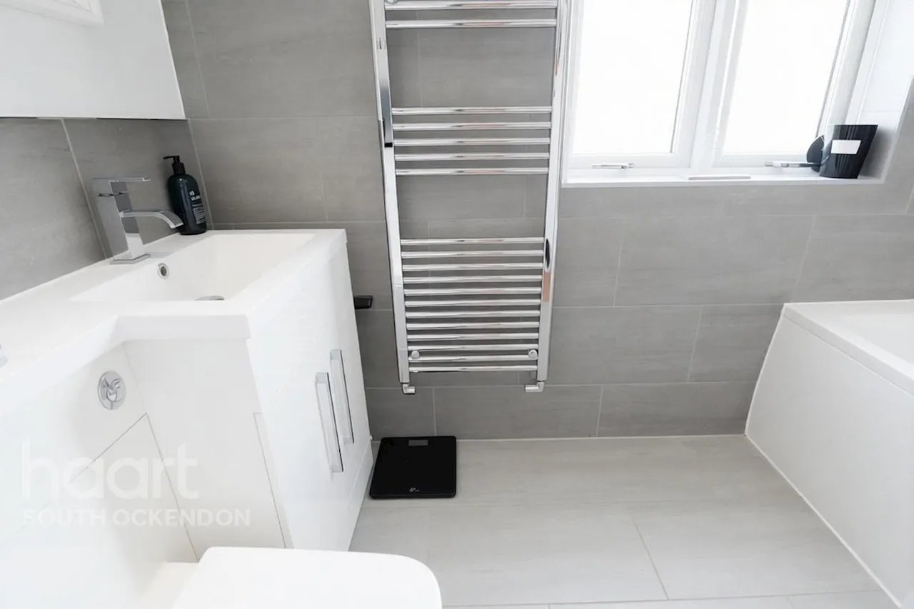 Dene Path, South Ockendon, RM15, photo 13