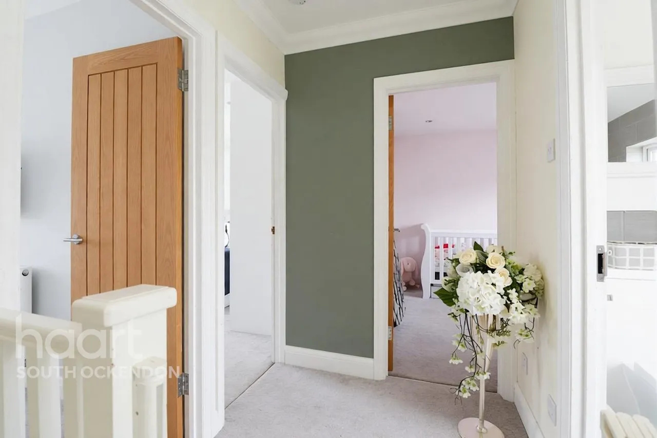 Dene Path, South Ockendon, RM15, photo 10