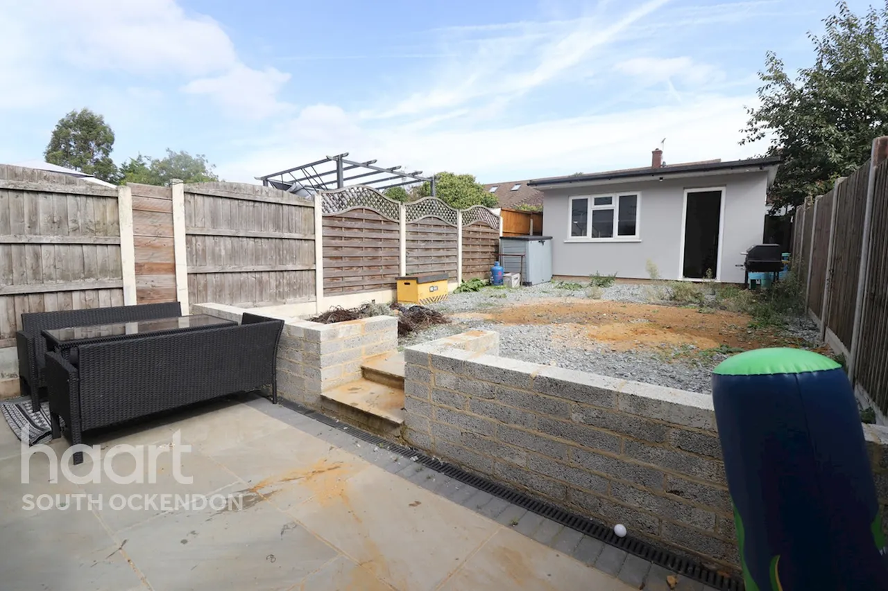 Dene Path, South Ockendon, RM15, photo 8