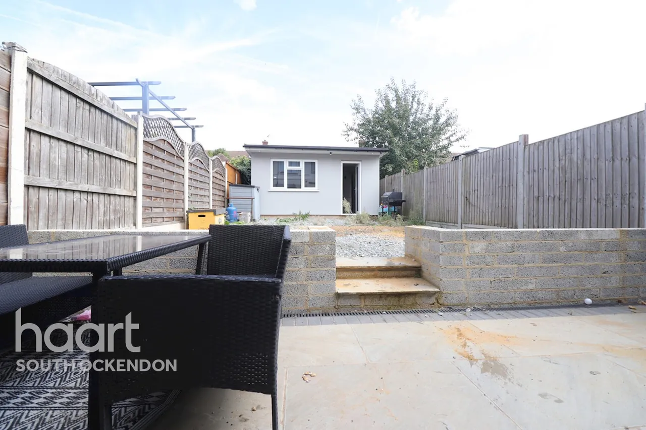 Dene Path, South Ockendon, RM15, photo 6
