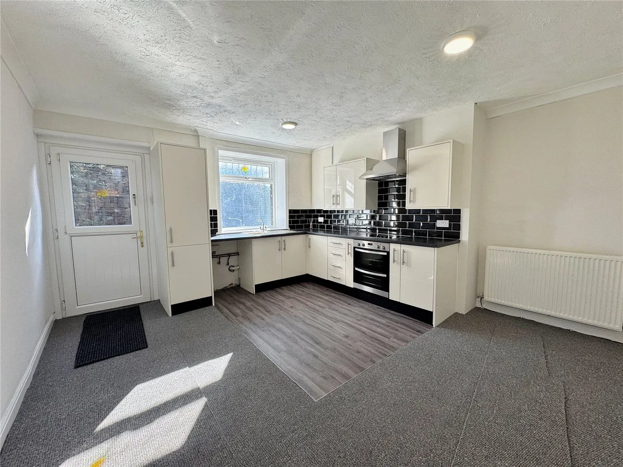 Vale Terrace, Waterfoot, BB4, photo 3