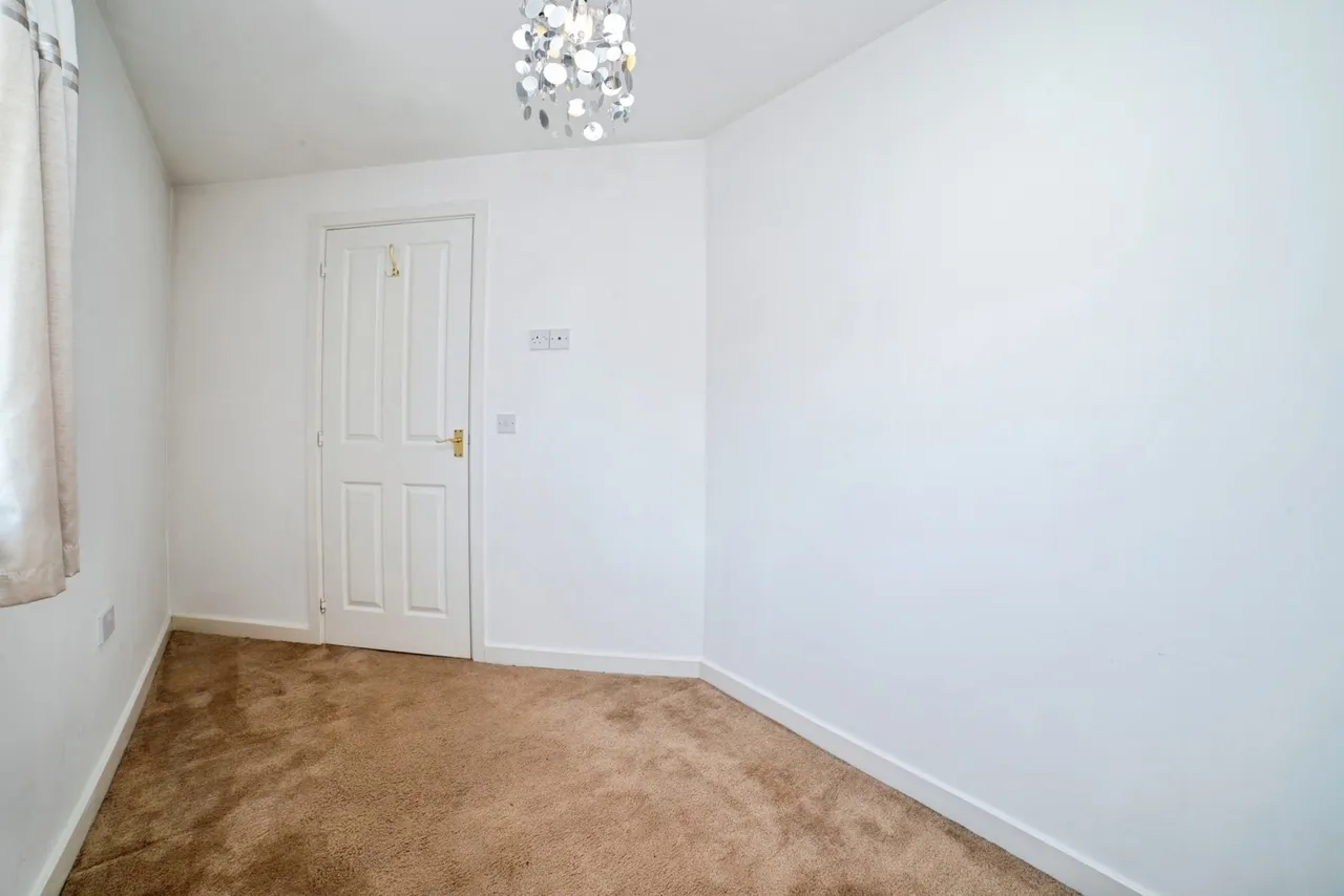 Gresham Close, Sutton-in-Ashfield, Nottinghamshire, NG17, photo 15