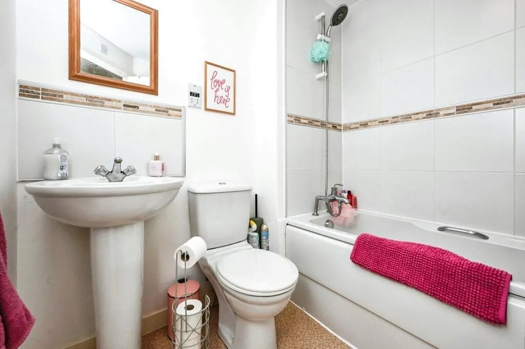 Gresham Close, Sutton-in-Ashfield, Nottinghamshire, NG17, photo 16