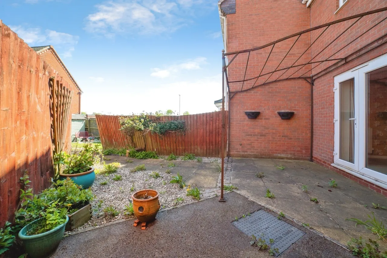Gresham Close, Sutton-in-Ashfield, Nottinghamshire, NG17, photo 17