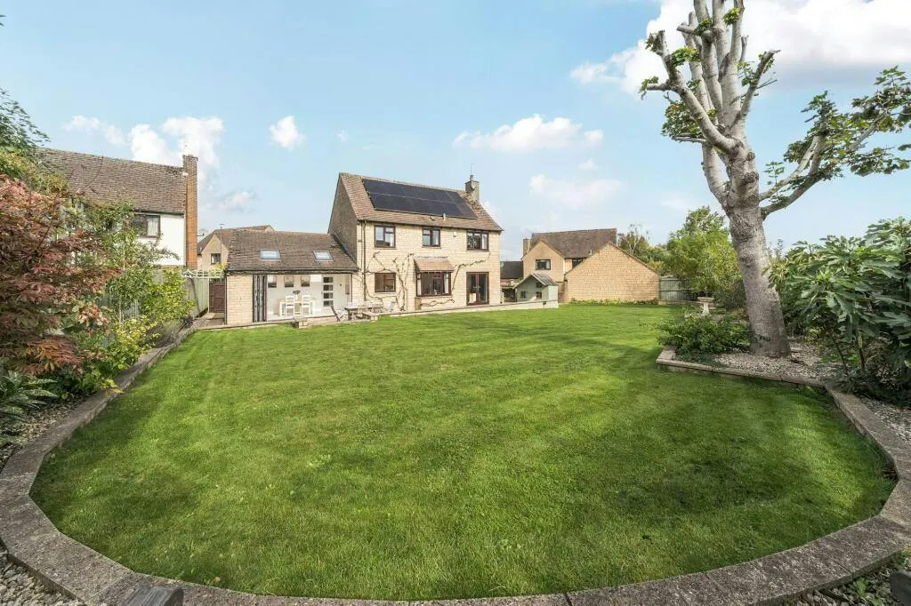 West Hay Grove, Kemble, GL7, photo 22
