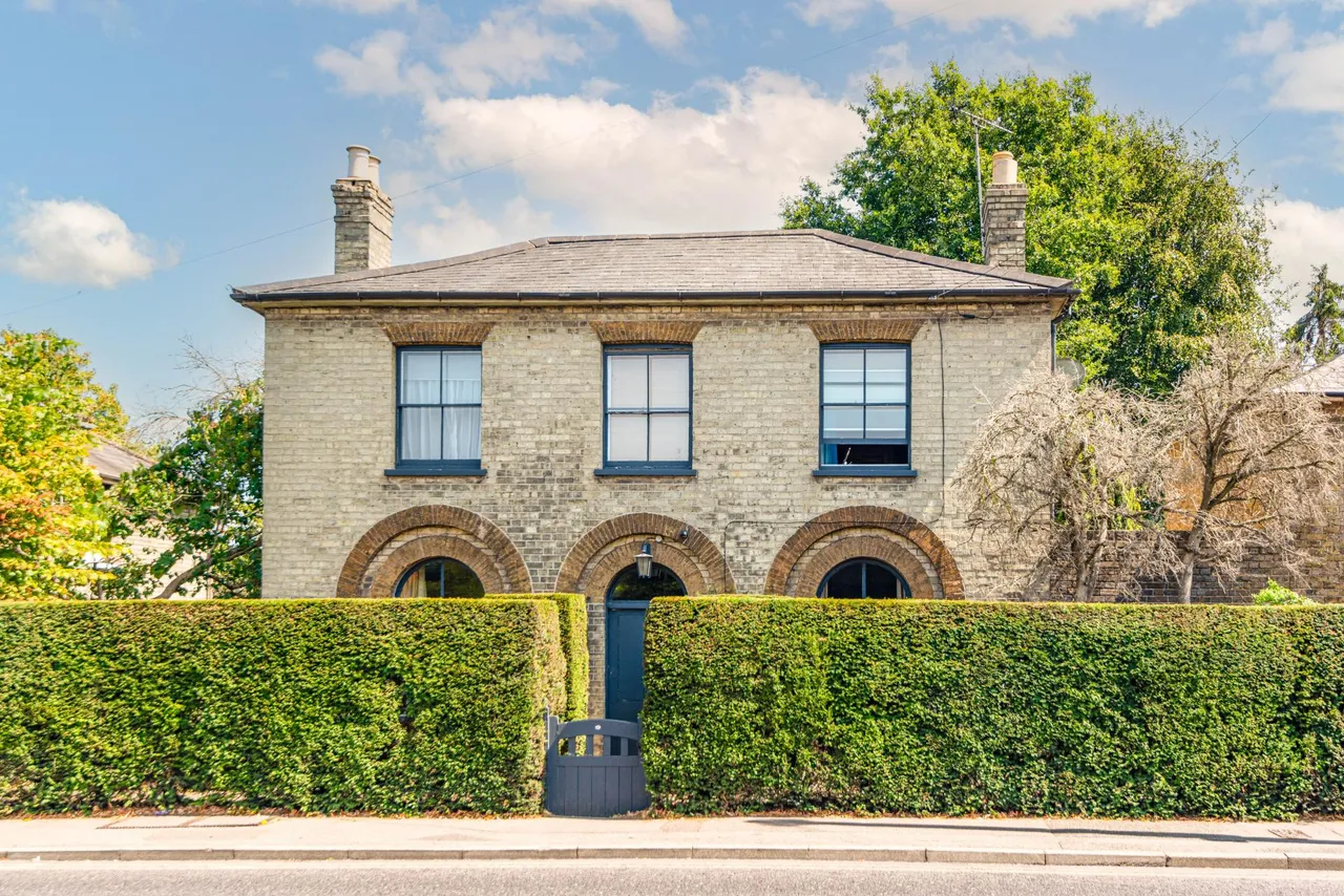 4 bed house for sale, High Road, Wormley, EN10